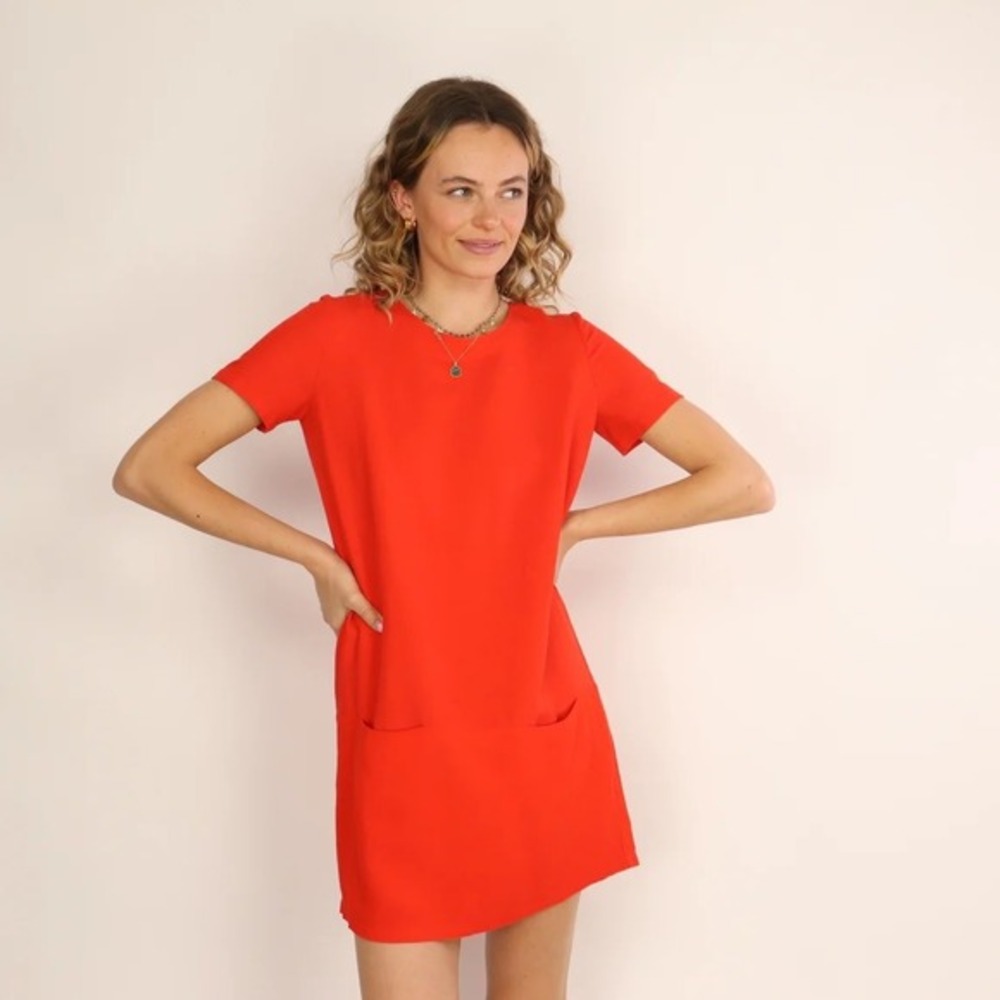 Sessun Classic Short Sleeve Mini Dress in Vibrant Red